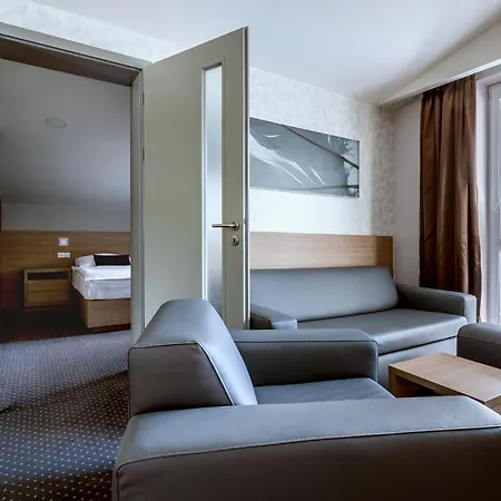 Jezerka Hotell 4*