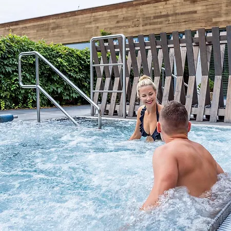 Отель Jezerka 4*