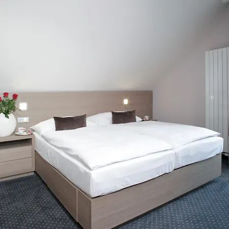 Jezerka Hotel 4*